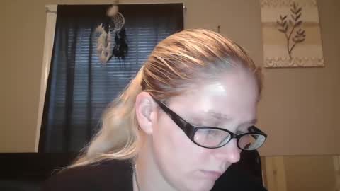 JadeLuv online show from 5, 1, 2025