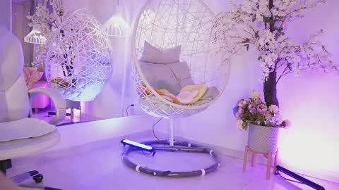 Jade Summer online show from 18, 9, 2025