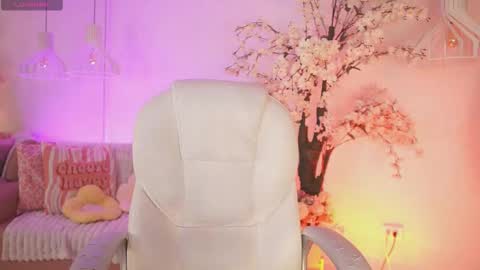 Jade Summer online show from 13, 11, 2025