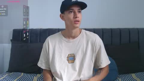 Snapshot of jake_shadow14 chatting on 14, 11, 2025 Hi guys im new 3 online show from 14, 11, 2025