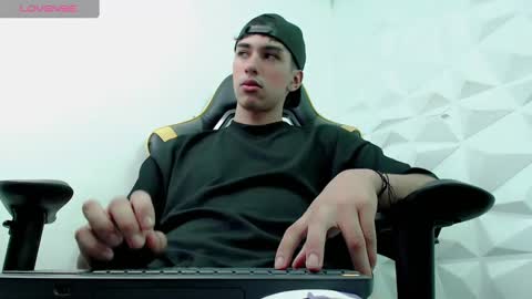 jake_tripp online show from 20, 12, 2024