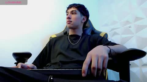 jake_tripp online show from 4, 1, 2025