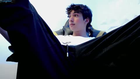 jake_tripp online show from 19, 2, 2025