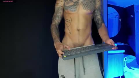 Santiago online show from 5, 3, 2025