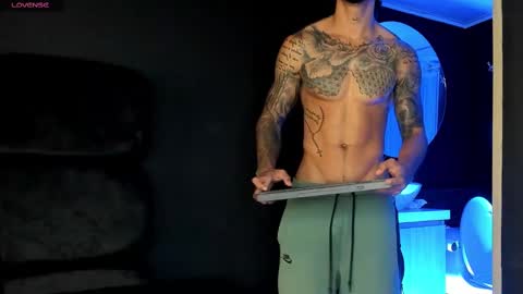 Santiago online show from 7, 3, 2025