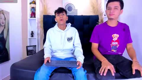 James y Kenet online show from 3, 2, 2026