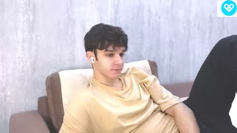 Snapshot of james_friends chatting on 28, 2, 2025 James online show from 28, 2, 2025