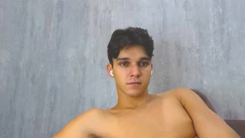 Snapshot of james_friends chatting on 17, 9, 2025 James online show from 17, 9, 2025