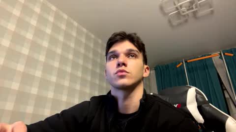 Snapshot of james_friends chatting on 21, 10, 2025 James online show from 21, 10, 2025