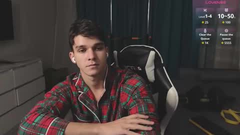 Snapshot of james_friends chatting on 27, 10, 2025 James online show from 27, 10, 2025