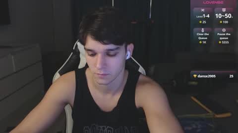 Snapshot of james_friends chatting on 9, 11, 2025 James online show from 9, 11, 2025