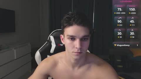 Snapshot of james_friends chatting on 2, 12, 2025 James online show from 2, 12, 2025