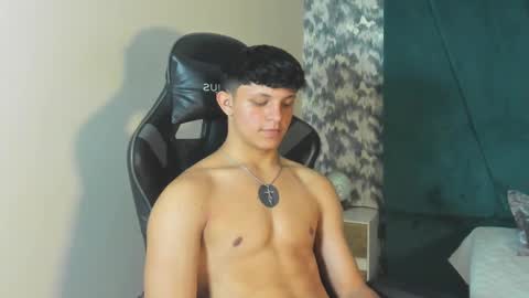 Snapshot of jamesgolden_ chatting on 5, 3, 2025 jamesgolden_ online show from 5, 3, 2025