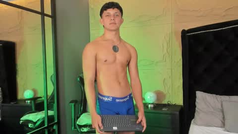 jamesgolden_ online show from 24, 11, 2025