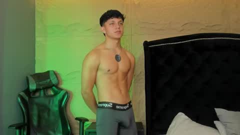 jamesgolden_ online show from 27, 11, 2025