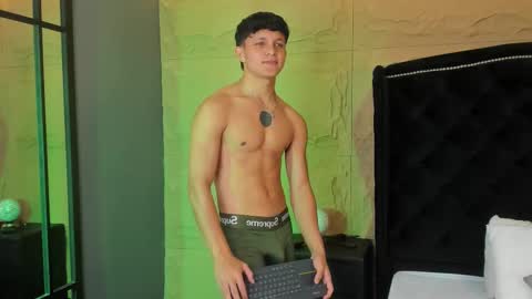 jamesgolden_ online show from 2, 12, 2025