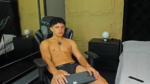 jamesgolden_ online show from 4, 12, 2025