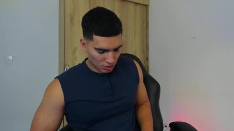 Snapshot of jamesgraay chatting on 19, 12, 2024 James Gray online show from 19, 12, 2024