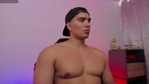 Snapshot of jamesgraay chatting on 23, 10, 2025 James Gray online show from 23, 10, 2025