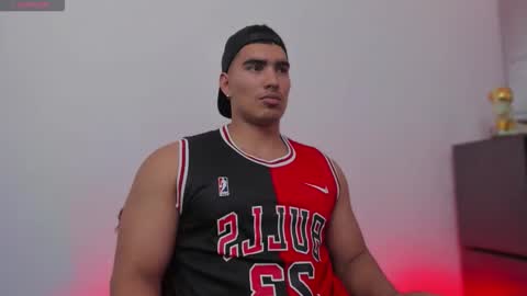 Snapshot of jamesgraay chatting on 6, 11, 2025 James Gray online show from 6, 11, 2025