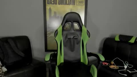 Jamesinked  online show from 4, 2, 2025