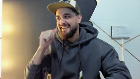 Snapshot of jamesmyersx chatting on 7, 1, 2025 JamesMyers online show from 7, 1, 2025