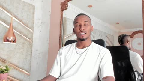 Snapshot of jamesparck chatting on 27, 12, 2024 James online show from 27, 12, 2024