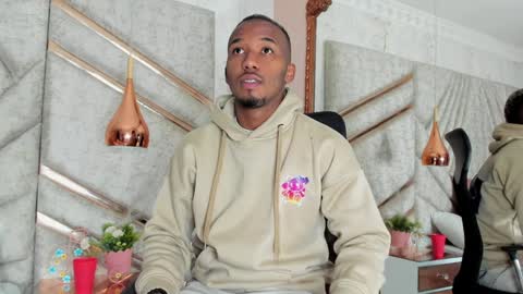 Snapshot of jamesparck chatting on 28, 12, 2024 James online show from 28, 12, 2024