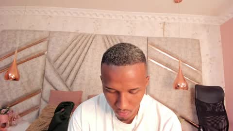 Snapshot of jamesparck chatting on 31, 12, 2024 James online show from 31, 12, 2024