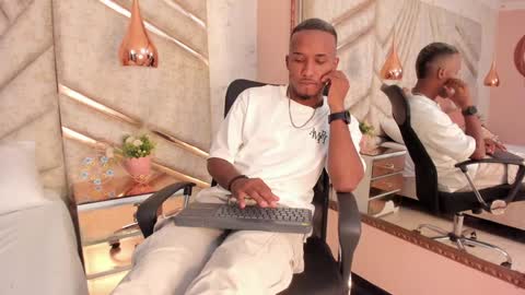 Snapshot of jamesparck chatting on 31, 12, 2024 James online show from 31, 12, 2024