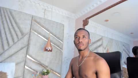 Snapshot of jamesparck chatting on 10, 1, 2025 James online show from 10, 1, 2025