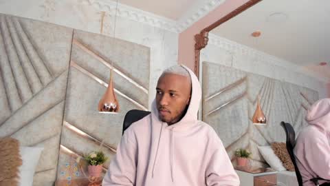 Snapshot of jamesparck chatting on 1, 2, 2025 James online show from 1, 2, 2025