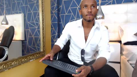 Snapshot of jamesparck chatting on 6, 2, 2025 James online show from 6, 2, 2025