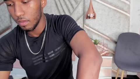 Snapshot of jamesparck chatting on 28, 2, 2025 James online show from 28, 2, 2025