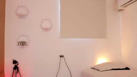 Jane  M online show from 8, 4, 2026