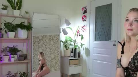 Snapshot of jane_suckss chatting on 10, 11, 2025 jane suckss online show from 10, 11, 2025