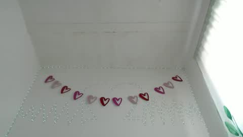 Monik online show from 4, 3, 2026