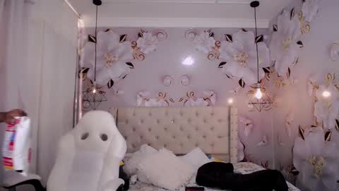 Snapshot of jasmin_brunette_ chatting on 15, 1, 2025 Jasmin online show from 15, 1, 2025