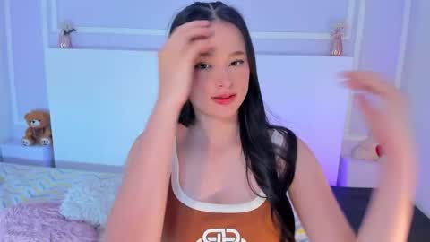 Snapshot of jasminebella0 chatting on 12, 10, 2025 Jazmin online show from 12, 10, 2025