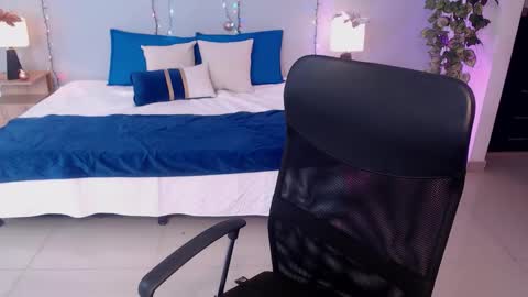 Instagram jasminecampbell1  online show from 5, 12, 2025