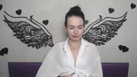 JasmineKouch online show from 8, 10, 2025