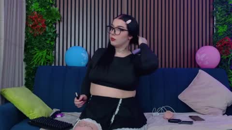 Snapshot of jasminsunrise chatting on 14, 4, 2026 JasminSunset online show from 14, 4, 2026