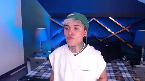 Snapshot of jaxwolf_ chatting on 17, 12, 2025 JAX online show from 17, 12, 2025