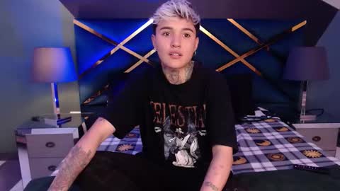 Snapshot of jaxwolf_ chatting on 18, 12, 2025 JAX online show from 18, 12, 2025