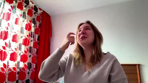 Mia online show from 10, 4, 2026