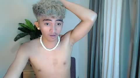 jaysee_hugecox online show from 17, 4, 2026