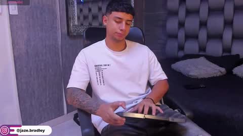 jaze_bradley online show from 17, 9, 2025