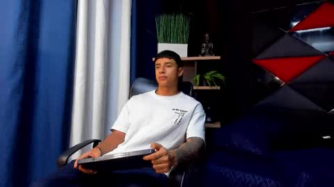 jaze_bradley online show from 18, 11, 2025