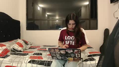 Jazmin and Scarlett online show from 12, 2, 2025