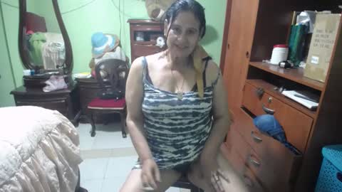 Snapshot of jazmin_rios chatting on 5, 3, 2025 jazmim online show from 5, 3, 2025